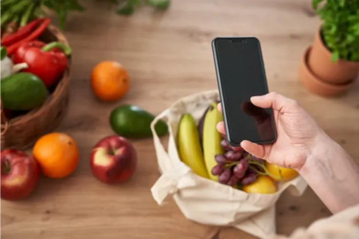 Securing Food Safety with Traceability and Transparency in Proofeasy